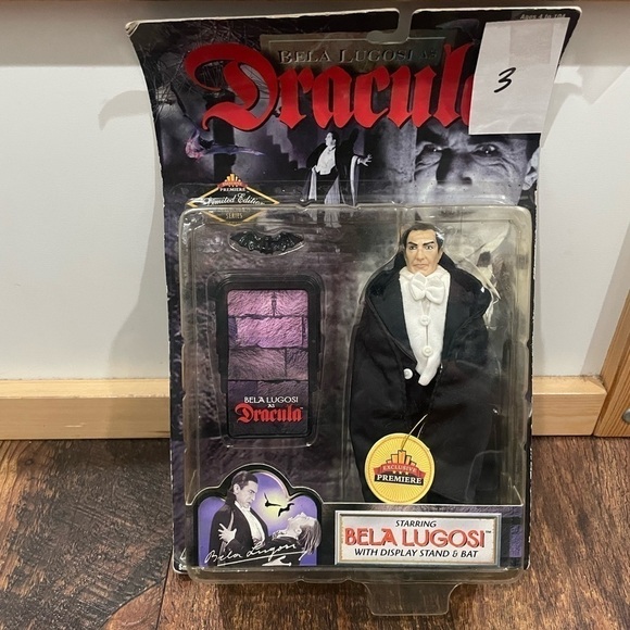 Bela Lugosi Dracula Action Figure - Picture 4 of 9